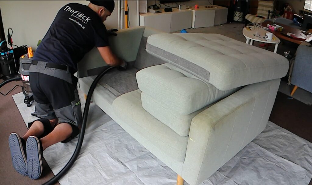 Dammsugning av soffan steg 1 - 2