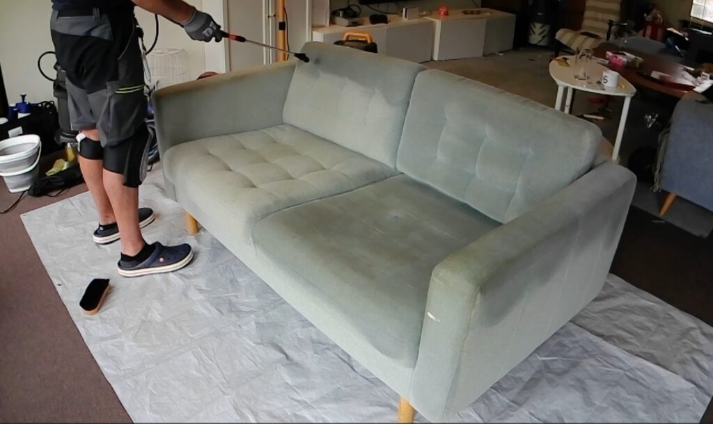 Steg 2 Förbehandling (Pre-spray eller fläckborttagning)