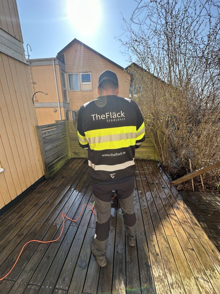 rengöring trädäck thefläck