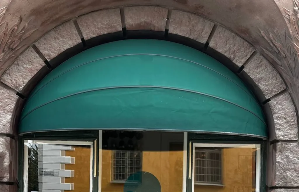 Markistvätt i Malmö för en BRF - efter rengöring markis - Thefläck städtjänst