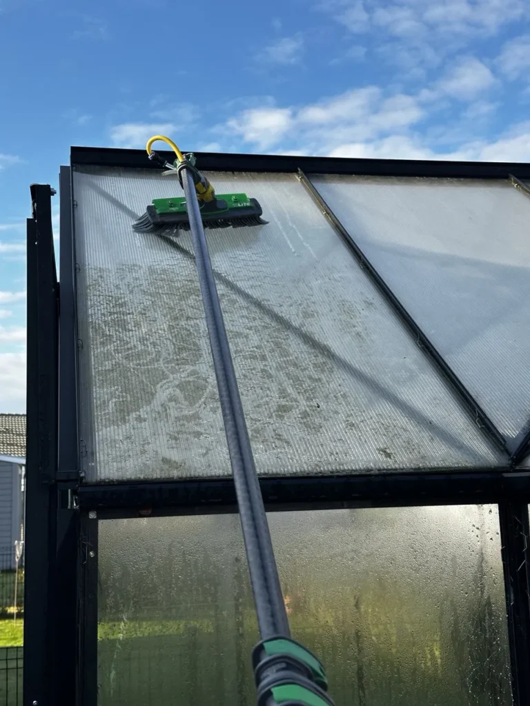 fönsterputs av växthus i Lomma 3