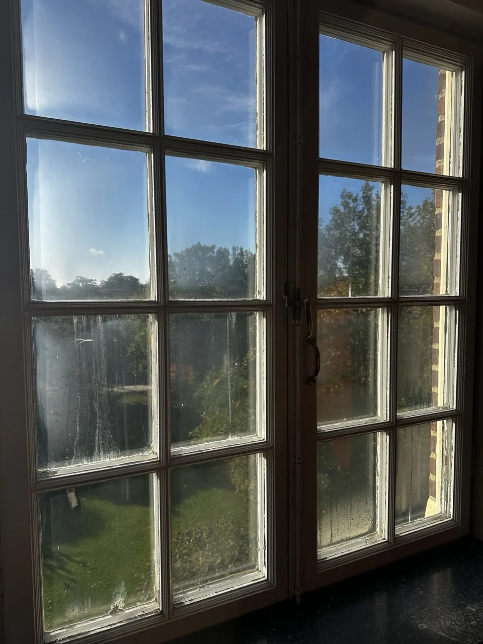 Fönsterputs i Lomma när solen avslöjar allt - 1